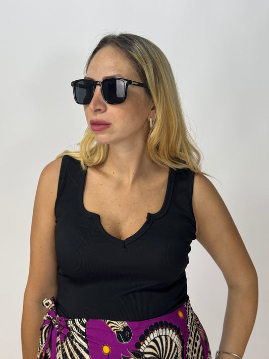 TOP A COSTINE SCOLLO A V NERO