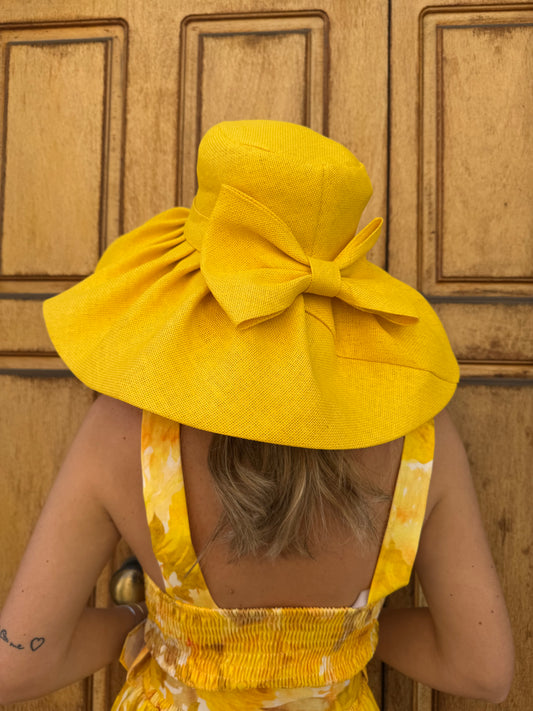 CAPPELLO GIALLO CON FIOCCO