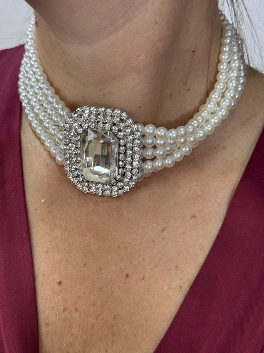 COLLANA CON PIETRA E PERLE
