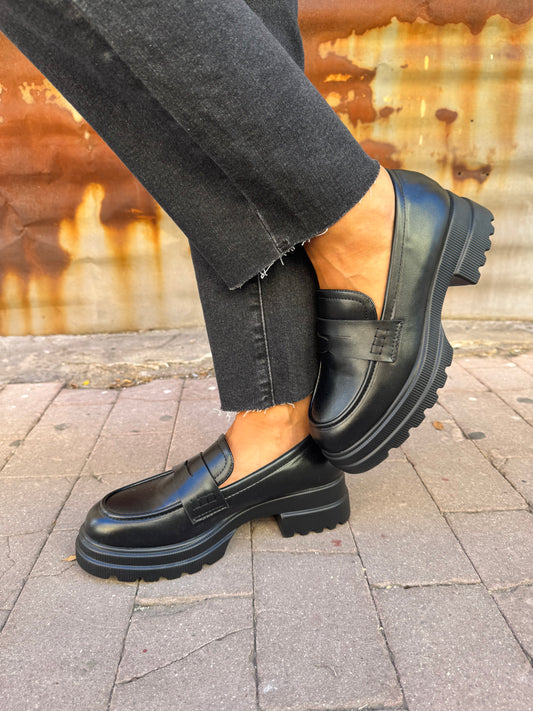 MOCASSINI NERI ECOPELLE