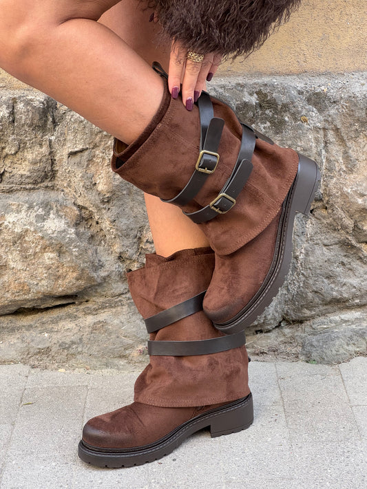 STIVALETTI CON CINTURINI CHOCO