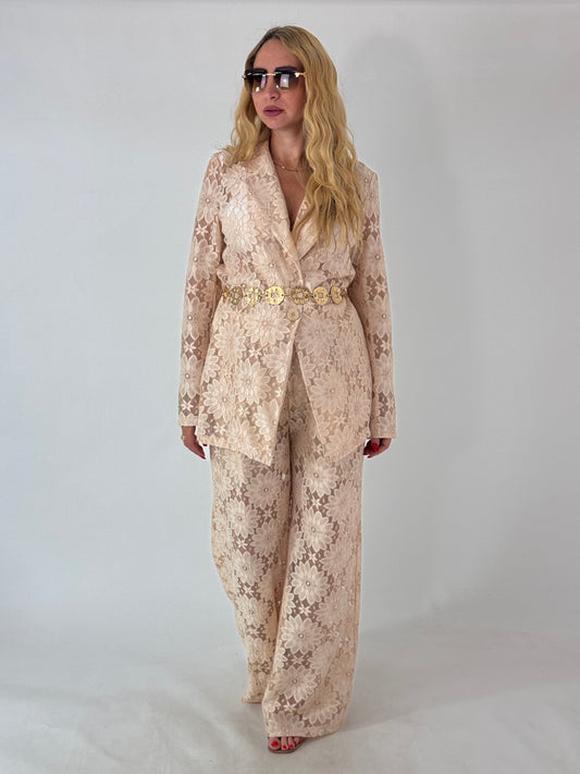 TAILLEUR IN PIZZO BEIGE**