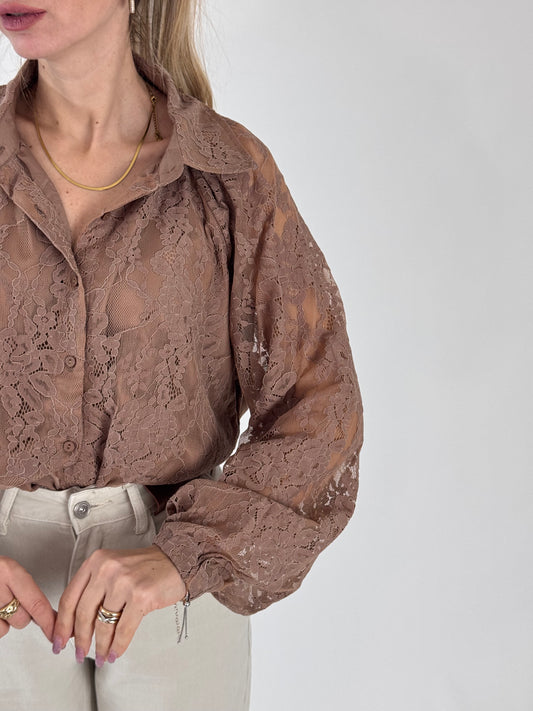 CAMICIA IN PIZZO CON RICAMI FANGO