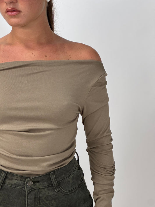 MAGLIA SCOLLO A BARCA TORTORA