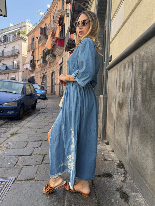 VESTITO RICAMI IN RILIEVO