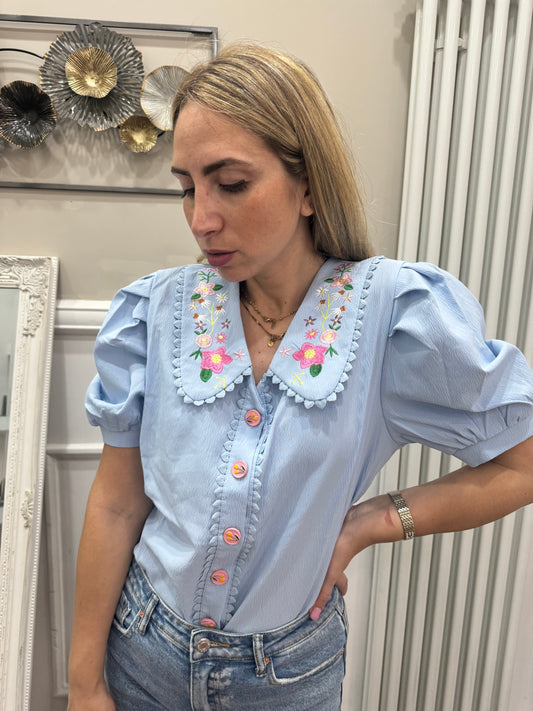 CAMICIA COLLETTO DI FIORI AZZURRO